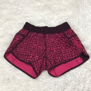Lululemon Tracker Short Mountain Peaks Bordeaux
